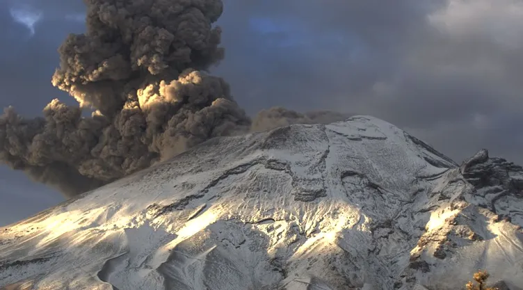 Ruge el Popocatépetl hoy 12 de abril.jpeg