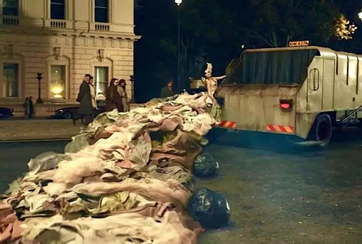 Vestido Punk de basura Cruella.jpg