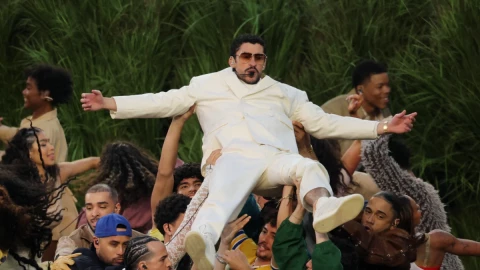 ¿Cuánto dinero le pagaron a Bad Bunny por el show de medio tiempo Super Bowl 2026?