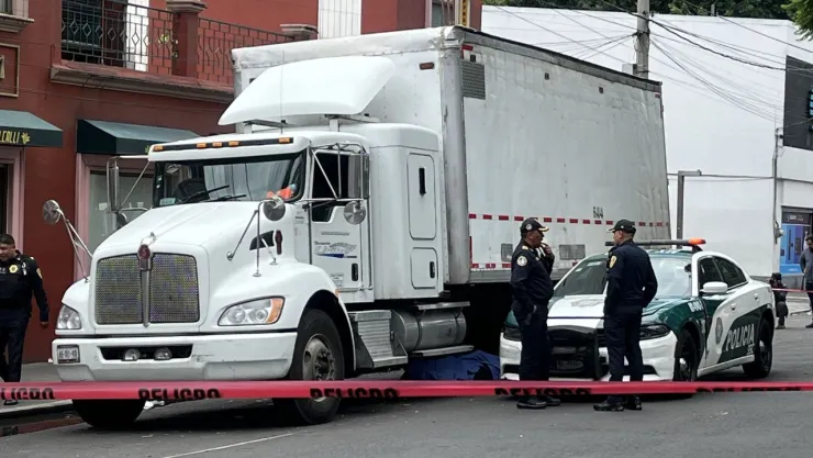 CDMX: Cadáver de un hombre aparece debajo de un tráiler en La Viga, Iztapalapa