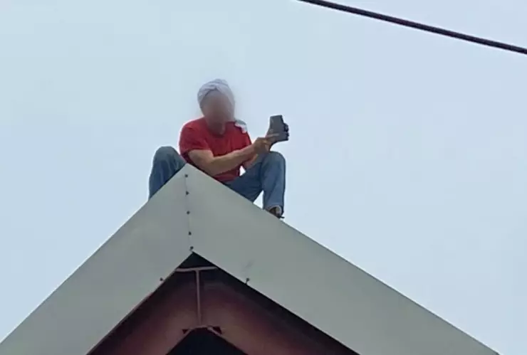 Hombre intenta arrojarse en el Parque Benito Juárez en Poza Rica