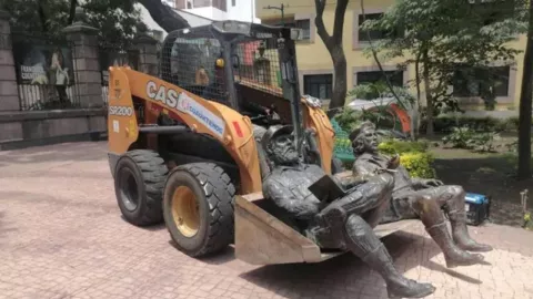 estatuas fidel castro che guevara