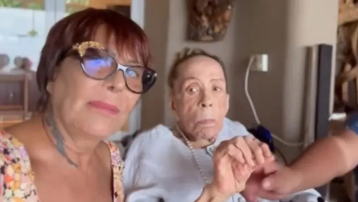 redes-critican-alejandra-guzman-exhibir-silvia-pinal-pedirle-haga-sena-obscena