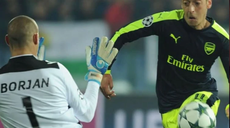 ozil.png
