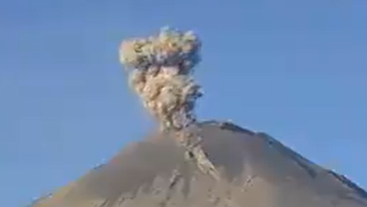 Hace erupción el Popocatépetl y es captado en video