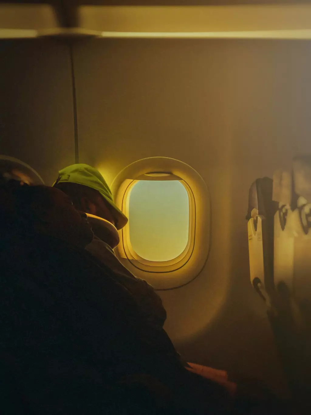 10 consejos para dormir mejor en el avión