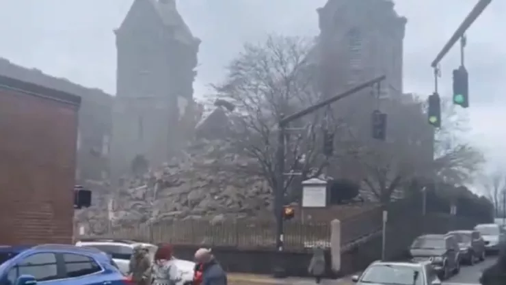 Iglesia de derrumba en Union Street en New London, Connecticut