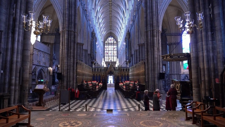Como nunca antes, visitantes a la Abadía de Westminster podrán disfrutar la coronación del rey Carlos.