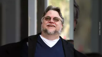 Guillermo del Toro con lentes.jpg