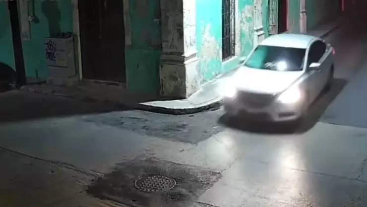 VIDEO_ Fuerte accidente en Campeche por auto que iba en sentido contrario