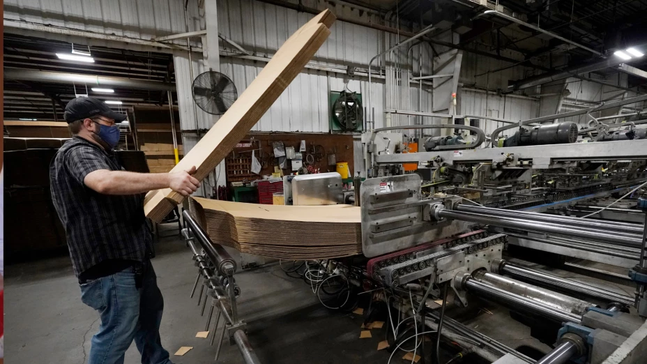 Hombre trabajando en empresa de Estados Unidos