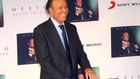 ÚLTIMA HORA Julio Iglesias, acusado de agresión sexual, acoso y abuso de poder por dos exempleadas