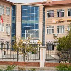 Escuela secundaria y profesional del distrito Turgutlu en Turquía.