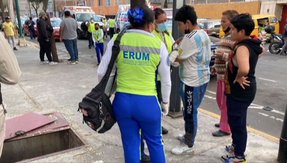 Cae otro joven en coladera, ahora en la alcaldía Cuauhtémoc
