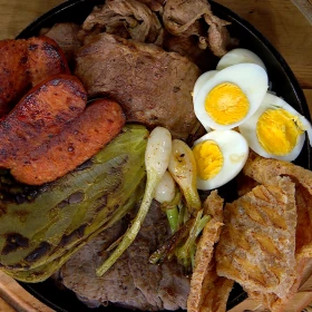 Tacos placeros con salsa de chapulín