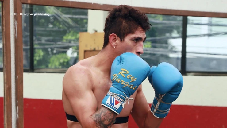 Rey Vargas Mark Magsayo campeonato pluma CMB