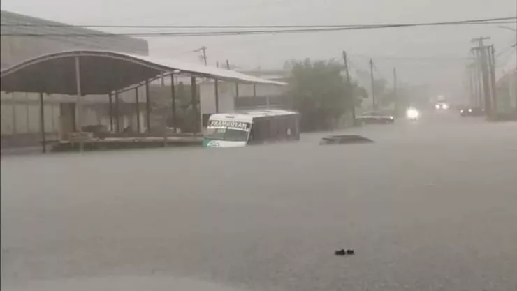 Lluvias torrenciales arrastran cuerpo de abuelito Mike de 70 años en Veracruz.