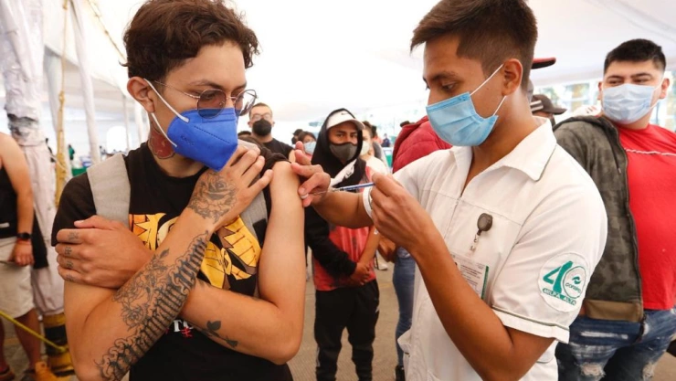 ¿Cuándo toca la segunda dosis a personas de 30 a 39 años en Edomex?