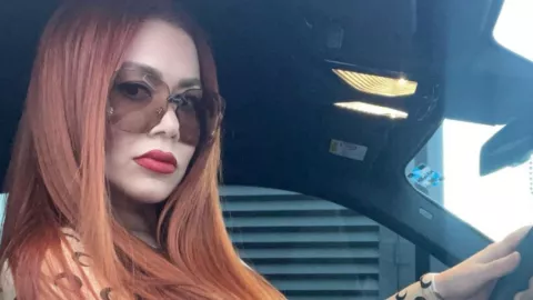 Influencer pierde el control y ataca a golpes a la amante de su marido.jpg