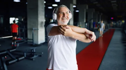Entrenar la potencia es fundamental para los adultos mayores de 60 años