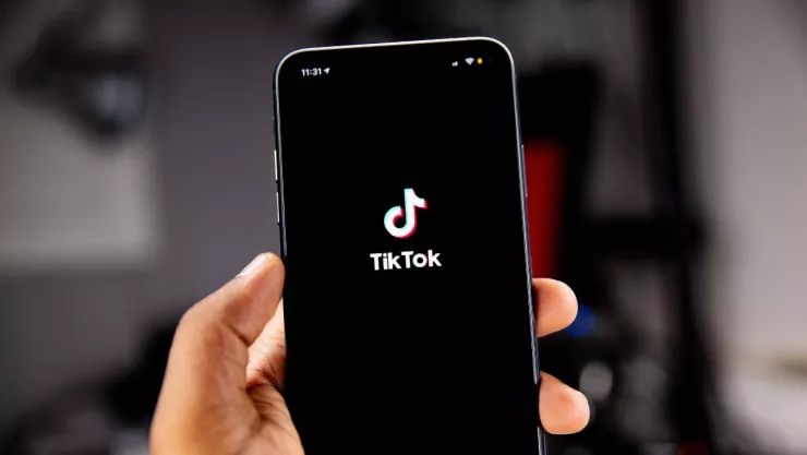 TikTok implementa nuevas restricciones para menores de edad