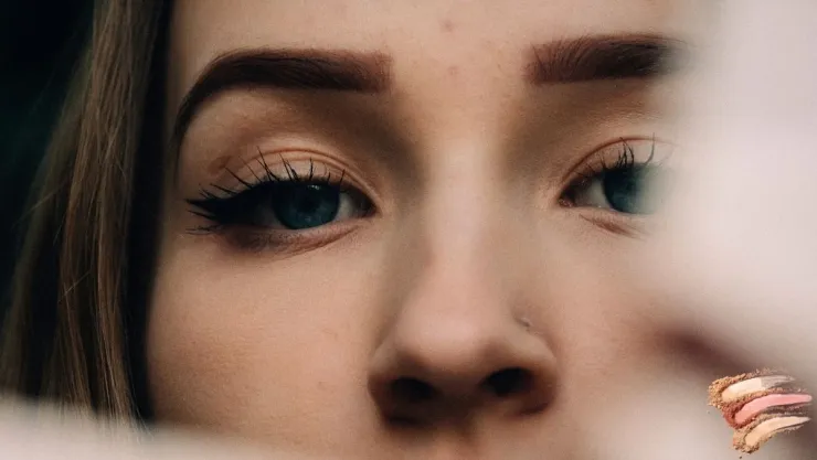 Cómo rejuvenecer el rostro después de los 40 con estos 3 maquillajes para nariz.jpg