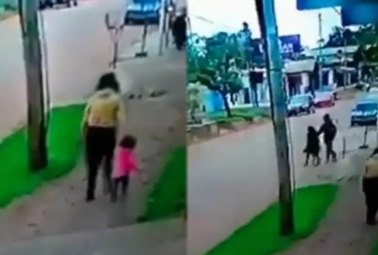Madre golpea a niña en la calle.jpg