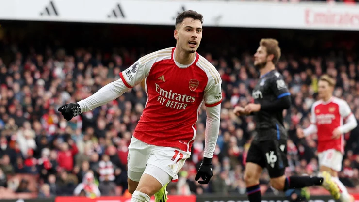 Gabriel Martinelli celebra el gol del Arsenal ante Crystal Palace