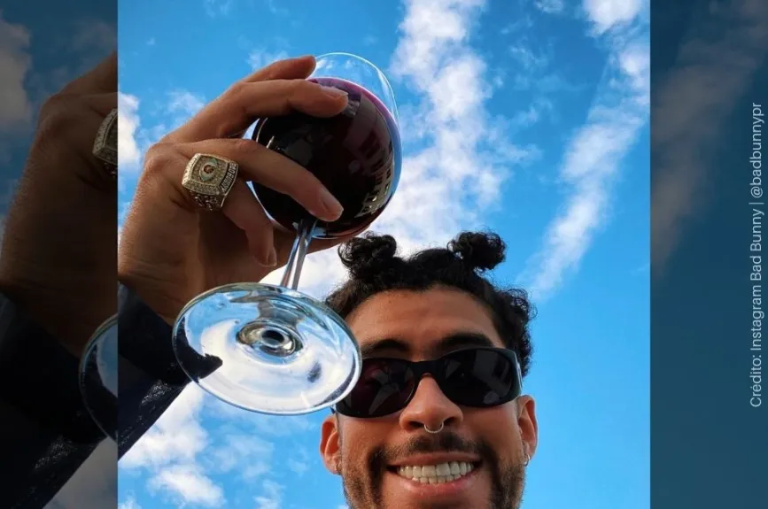 Bad Bunny Vino.jpg