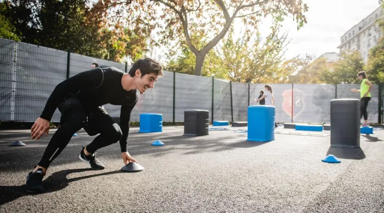 entrenadores-combinar-dos-tres-sesiones-fuerza-150-300-minutos-cardio-semana-envejecer-salud