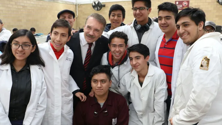 Egresan estudiantes IPN