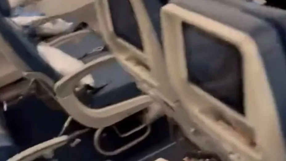VIDEO Diarrea explosiva de pasajero en pleno vuelo de Atlanta a Barcelona