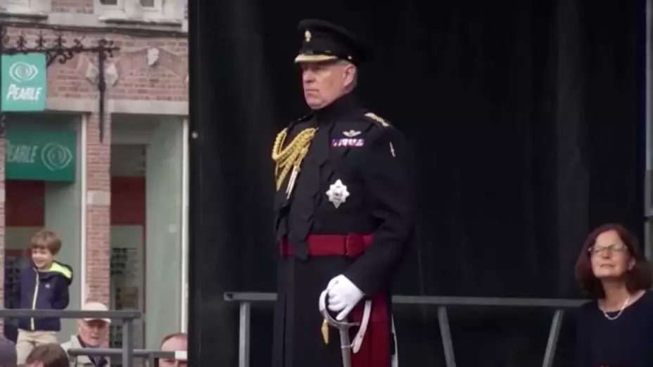 principe andres titulos militares reina isabel