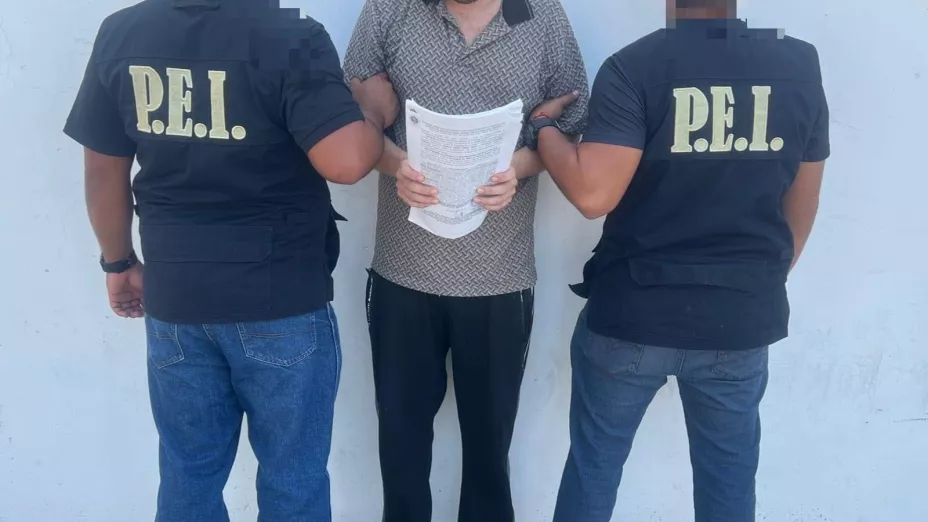 Detienen en Yucatán a mamá que abusaba de su hija junto a su pareja sentimental