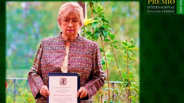 juliana-gonzalez-mujer-premio eulalio (1).jpg