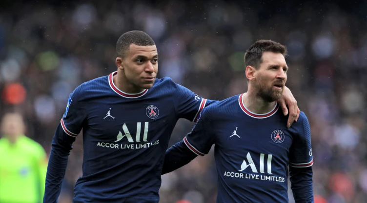 Mbappé y Messi