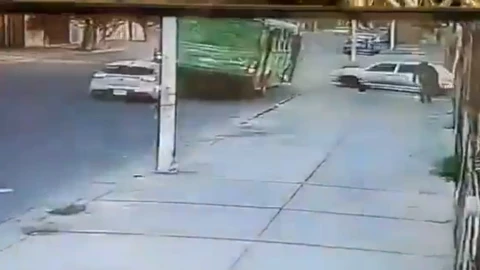 Accidente de auto contra autobús Guadalajara
