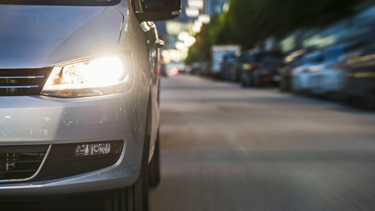 Así puedes dejar los faros grises y oscuros como nuevos