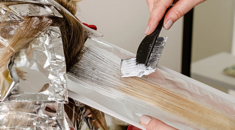 /estilo-de-vida/paso-a-paso-decolorar-cabello-evitar-dano