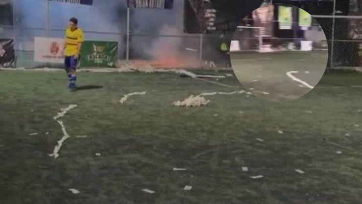 Cancha de futbol tras explosión de pirotecnia
