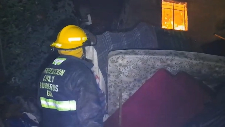 ¡Incendio en medio de la tormenta! Finca arde en llamas en Zona Metropolitana de Guadalajara; ¿de nuevo provocado?