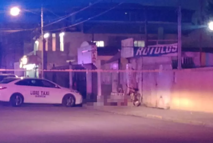 VIDEO Momento en que matan a dos hombres en la colonia Los Santos