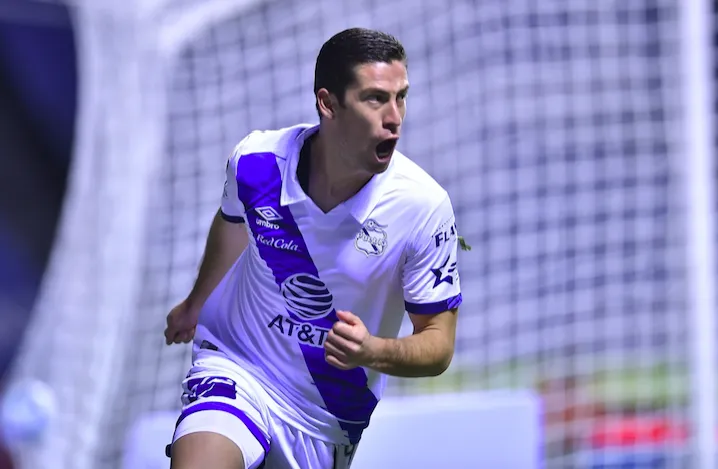 Santiago Ormeño quedó libre en China y busca club