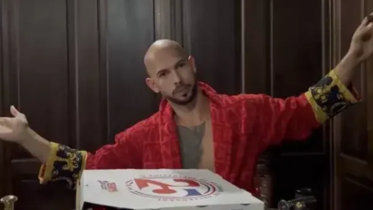 Andrew Tate es detenido por una caja de pizza