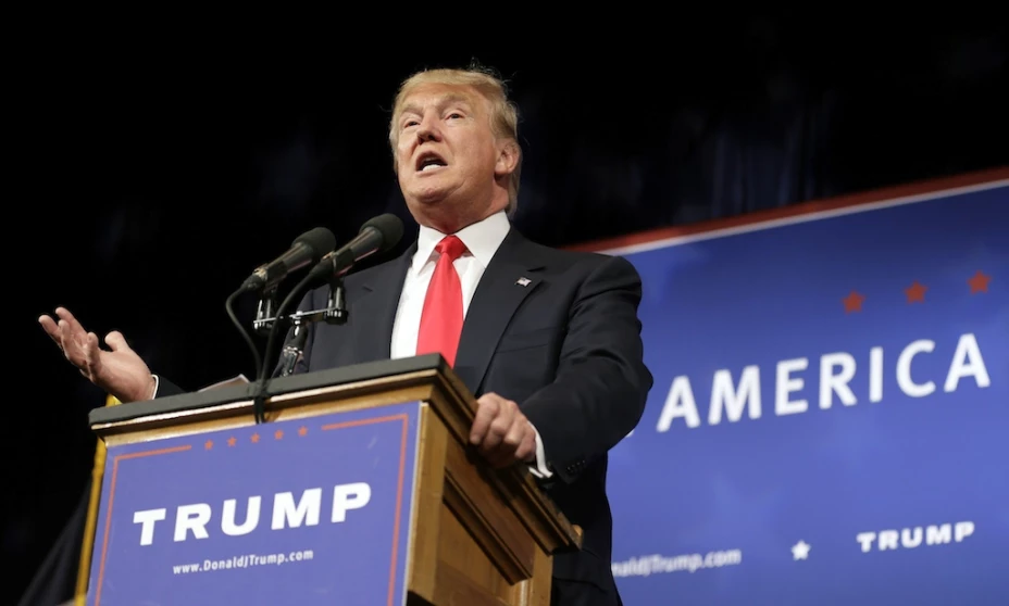 Alcalde de NY analiza terminar contratos con Donald Trump