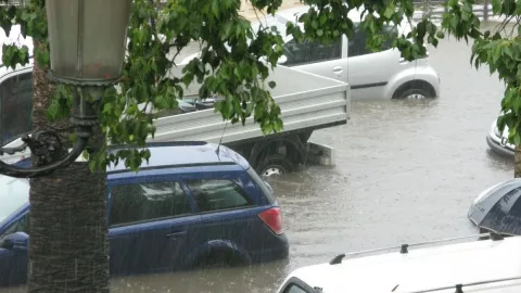 auto-inundaciones.jpg
