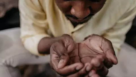 Mueren 34 abuelitos por FUERTE OLA DE CALOR en India