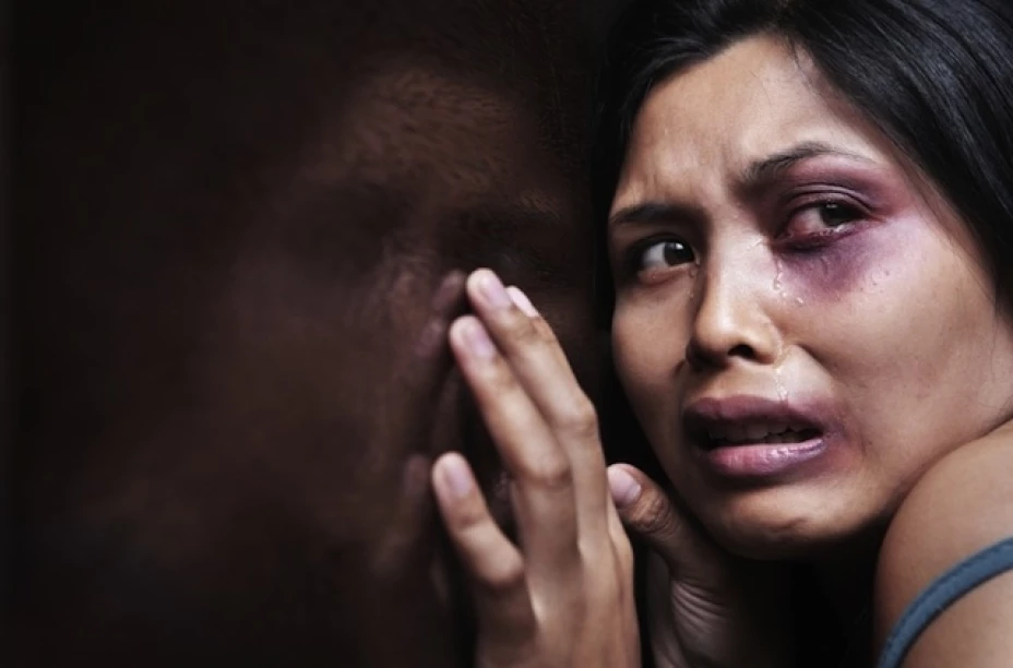 Este tipo de violencia va desde la sicológica, pasando por la sexual y la patrimonial, hasta la más grave: el feminicidio.