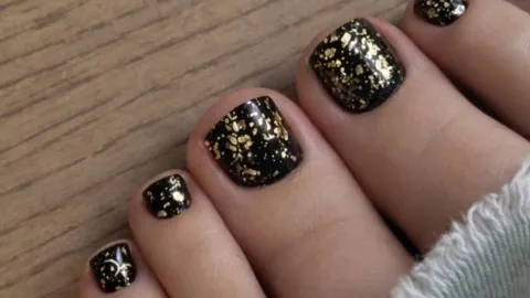 uñas para pies color negro pedicure primavera 2026