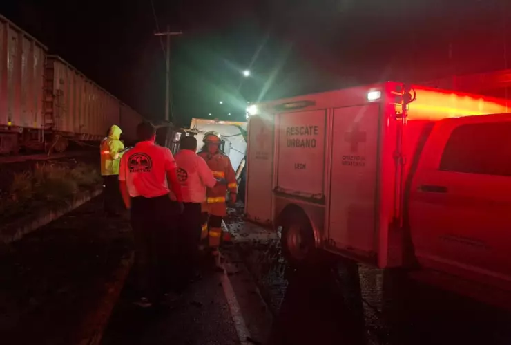 Mariachis se accidentan en León.png